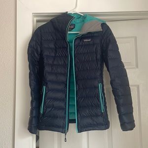 Patagonia Women’s Down Hooded Jacket XS